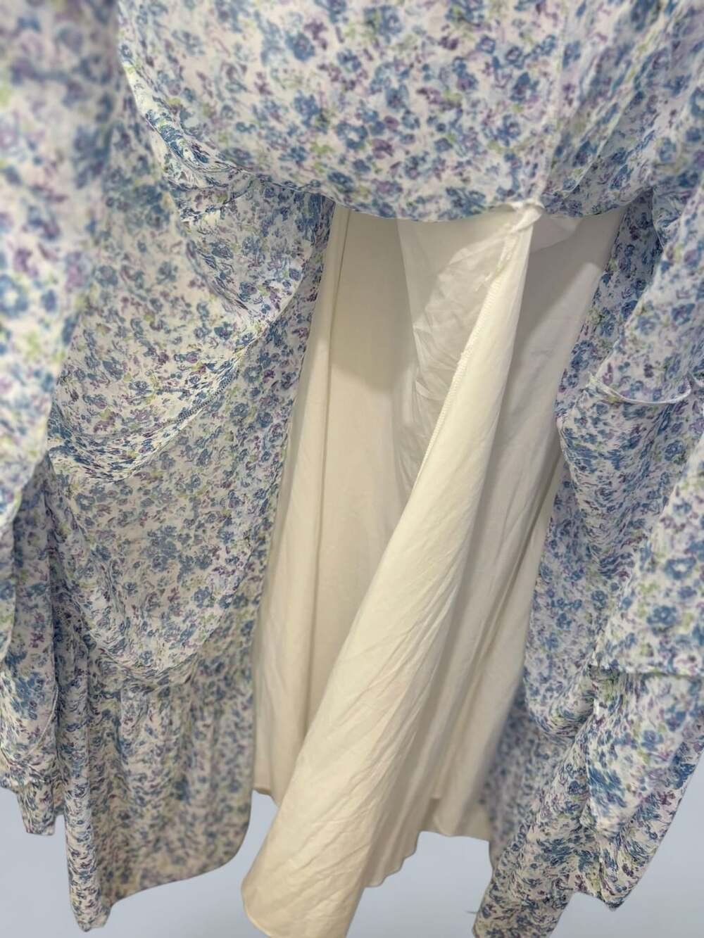 ASTR the Label Blue Floral Ruffle Maxi Cut-Out Dress Size L - Picture 9 of 11